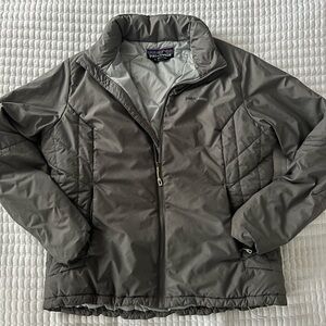 Patagonia Women’s Charcoal Grey Performance Goose Down Puffer Jacket (XL)